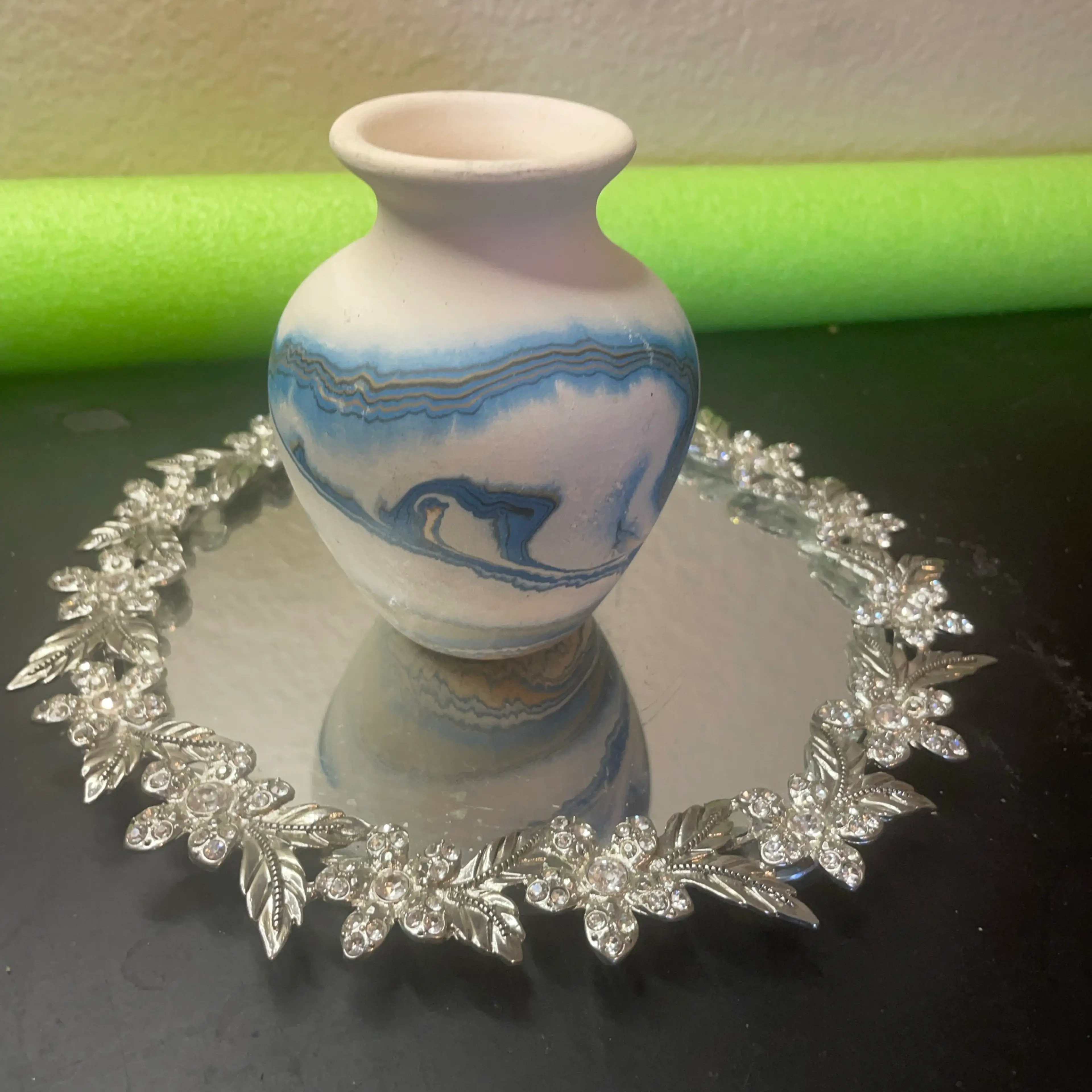 Image 2 of 6