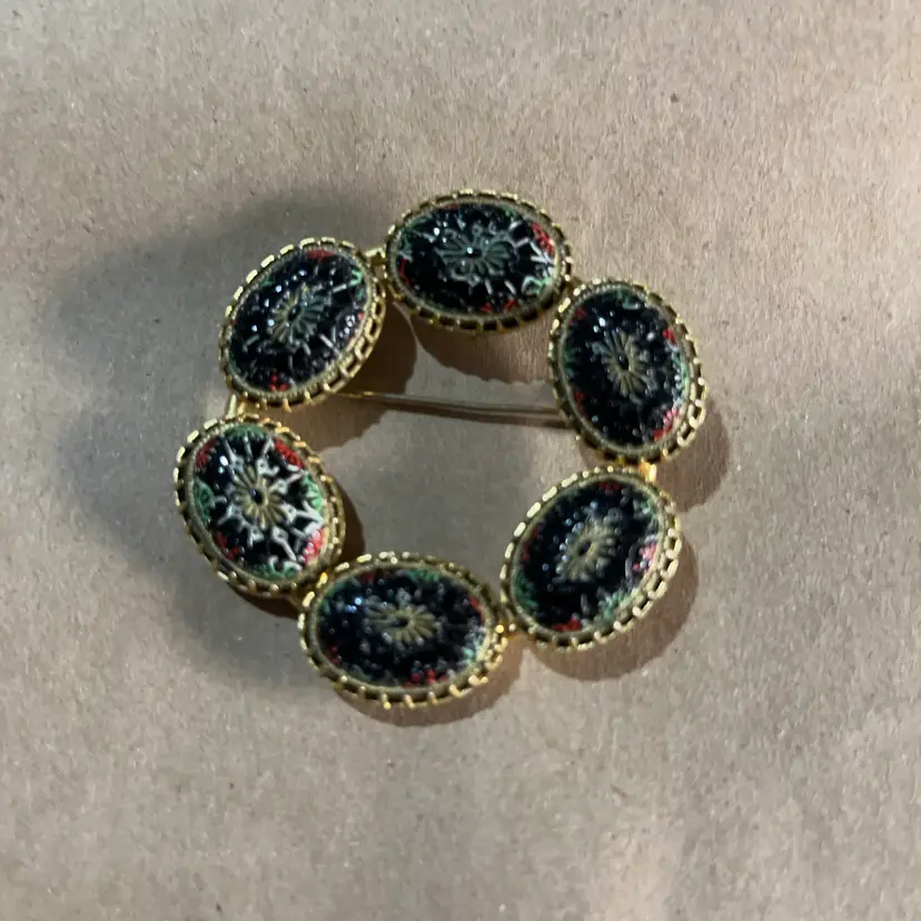 Vintage Wreath Pin