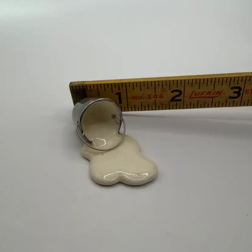 🔔 Mini Métal And Enamel Spilled Milk