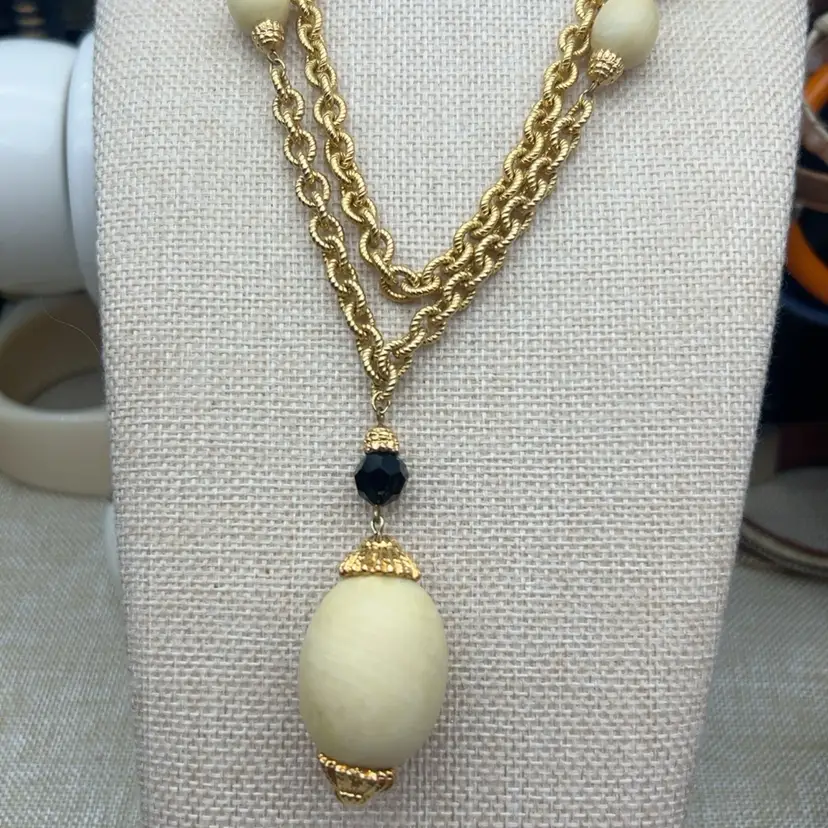 #01 Vintage Gold Tone Double Strand Necklace Ivory Oval Beads Black Crystal Pendant 34"