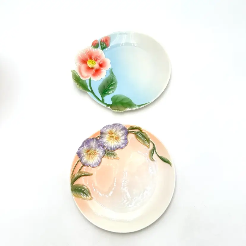 Porcelain Floral Plates Set Of 2 6.5-7” D