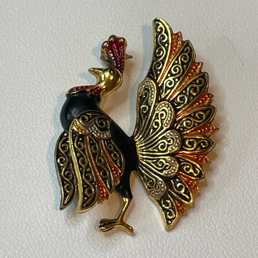 12 Vintage Gold Tone Damascus Spain Peacock Black And Gold Brooch