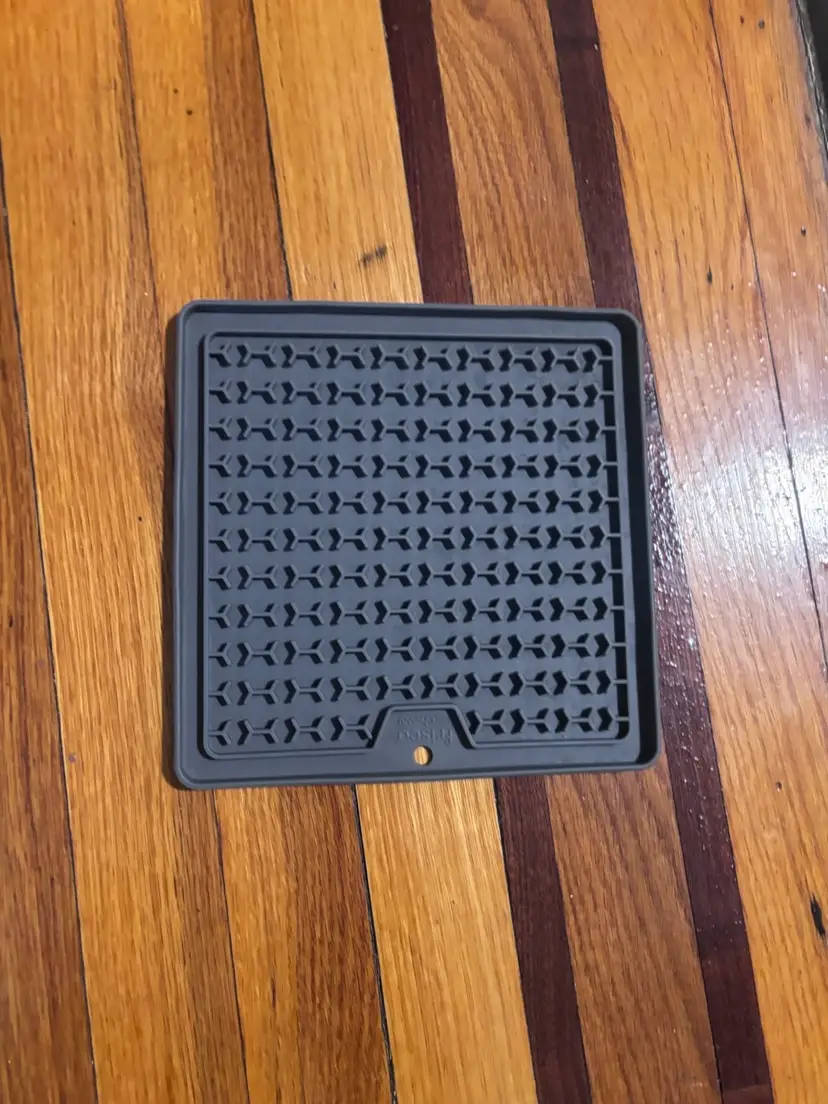 Interactive Slow Feeder Lick Mat for Dogs/Cat for free