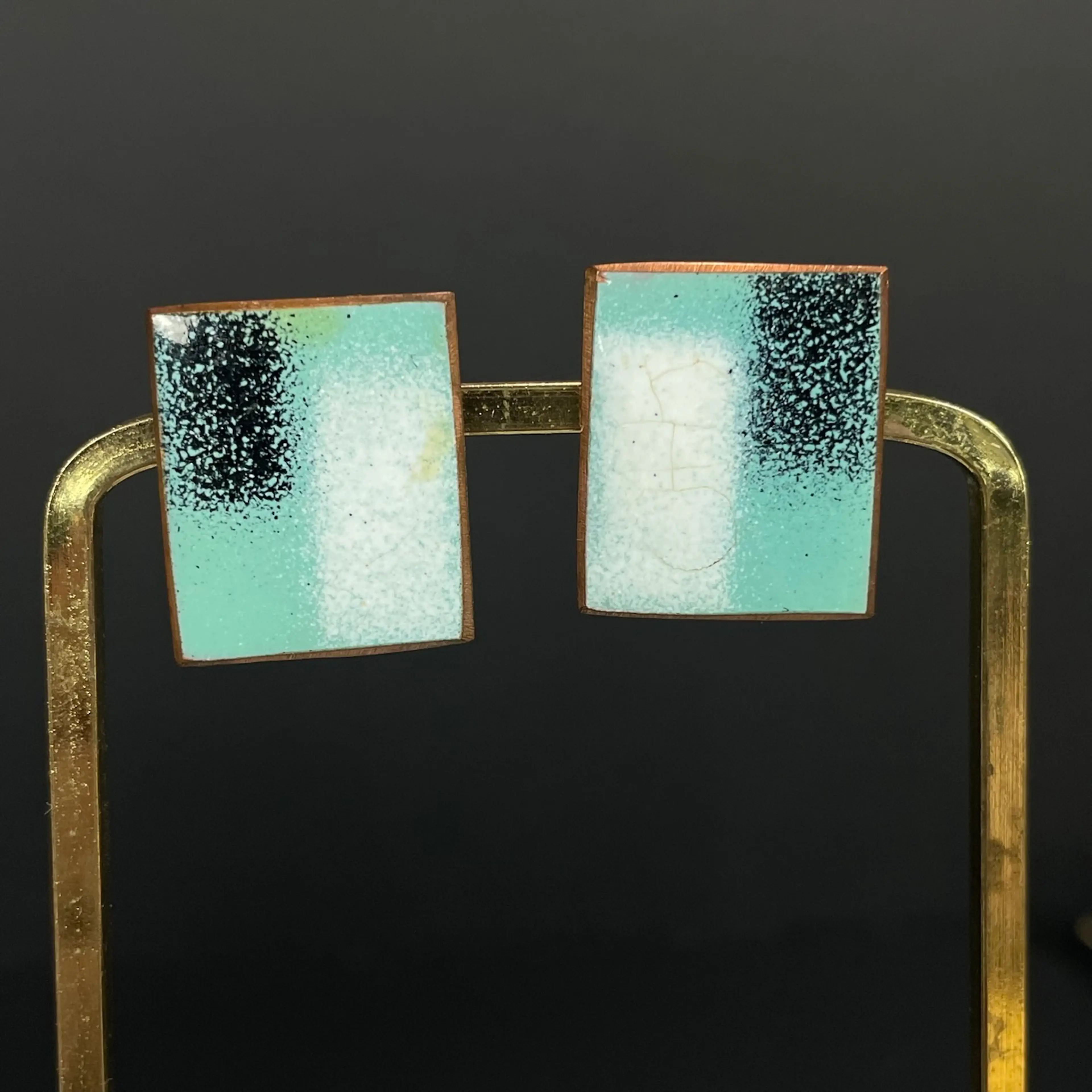 Image 2 of 10