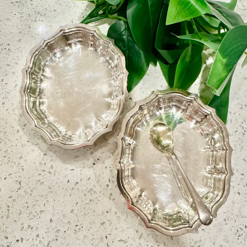 😻 International Silver Co. Silverplate Open Salt Cellars – Pair with Spoon