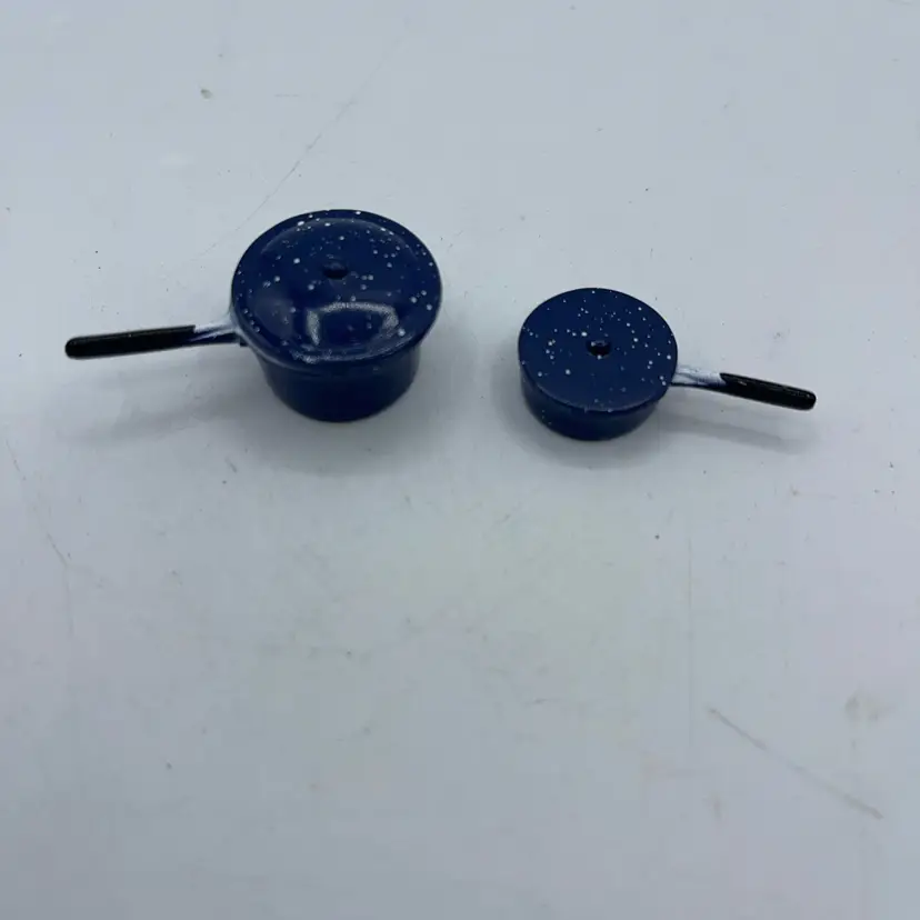 two Metal Pots With Lids Blue Speckled Color One And A Quarter Inches