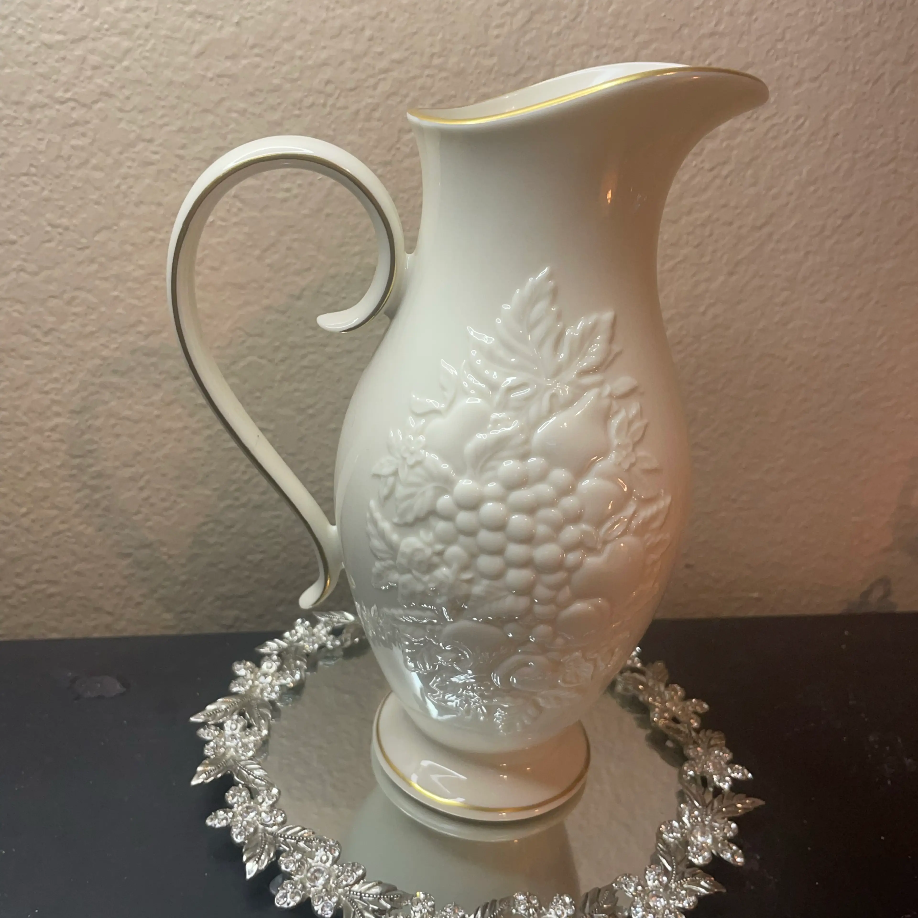 Image 2 of 6