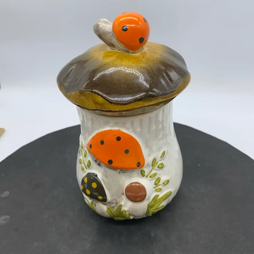 #5017 A vintage Merry Mushroom ceramic jar with a mushroom lid.