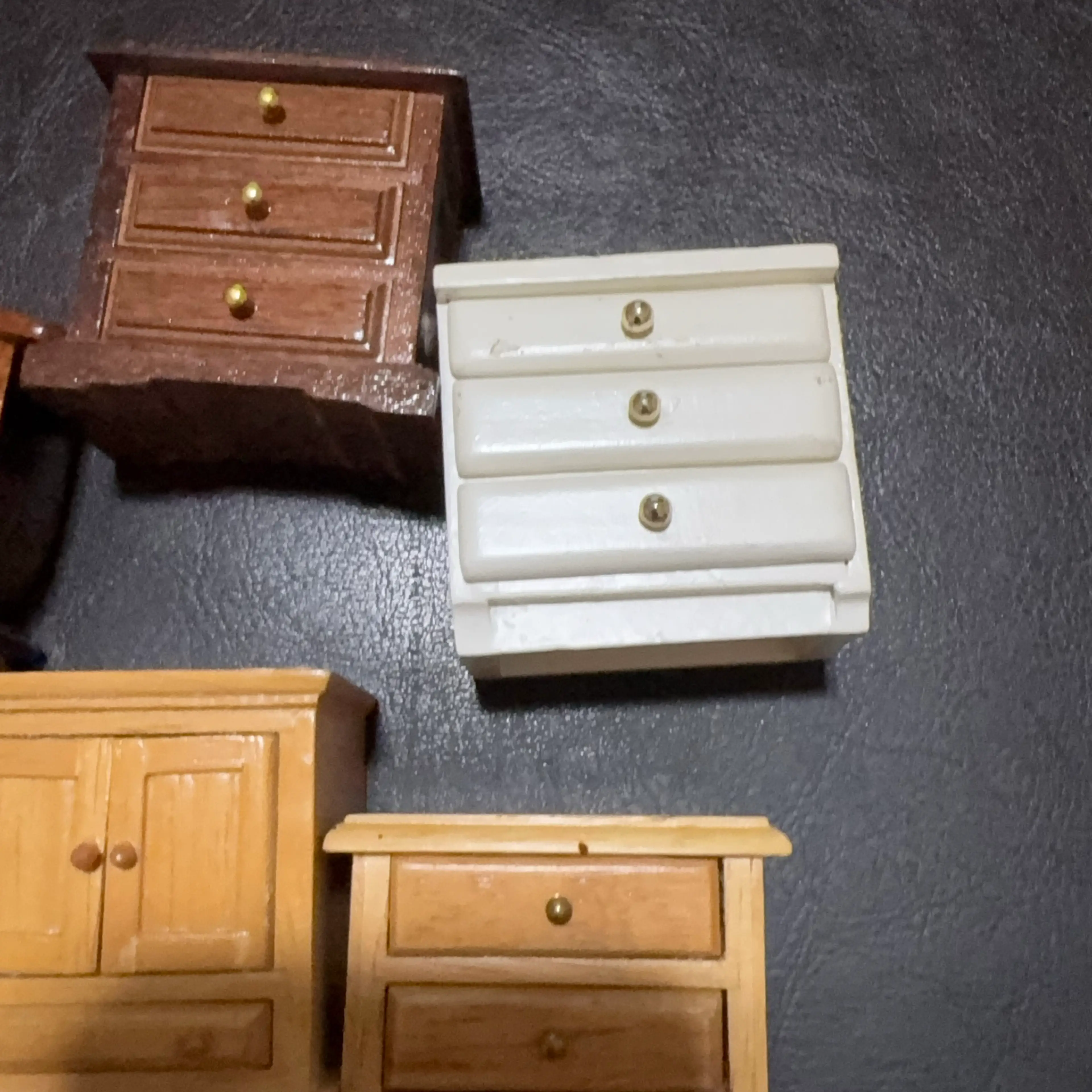 Image 4 of 5