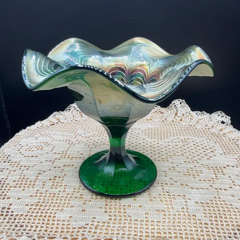 🐞 Antique 1911 Fenton Green Carnival Glass "Peacock Tail" Ruffled Pedestal Compote 4.5x6”