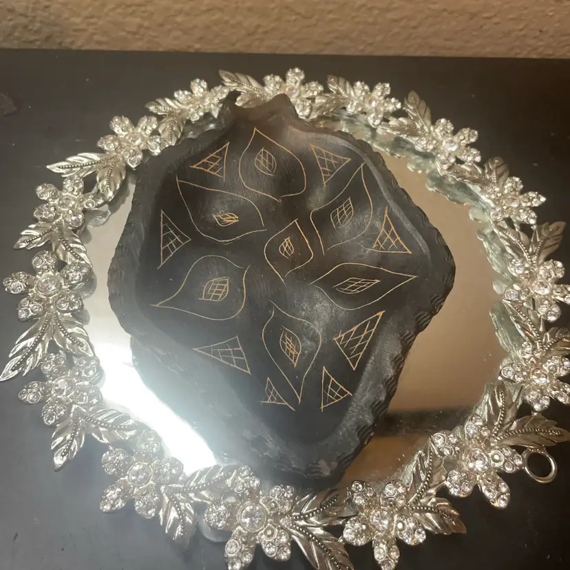 Unique Artist Signed 6” Leaf Trinket Holder Made In Chile