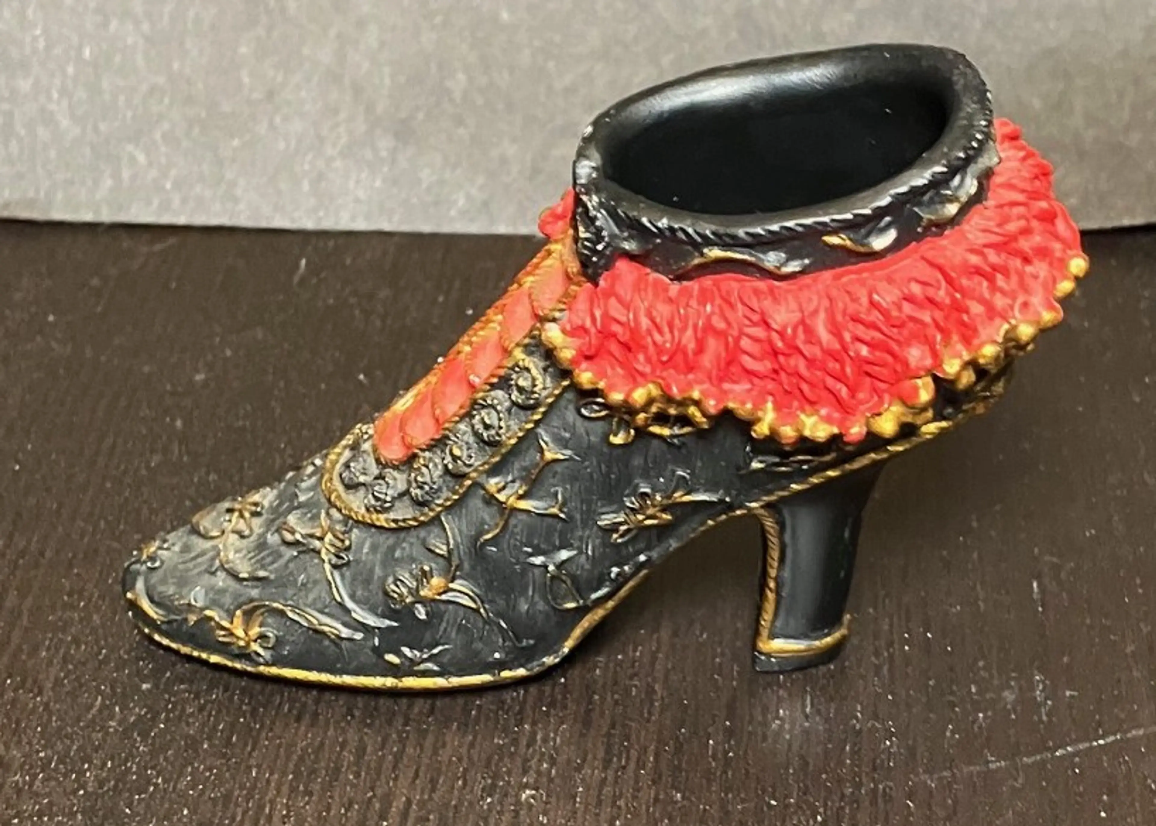 Image 2 of 6