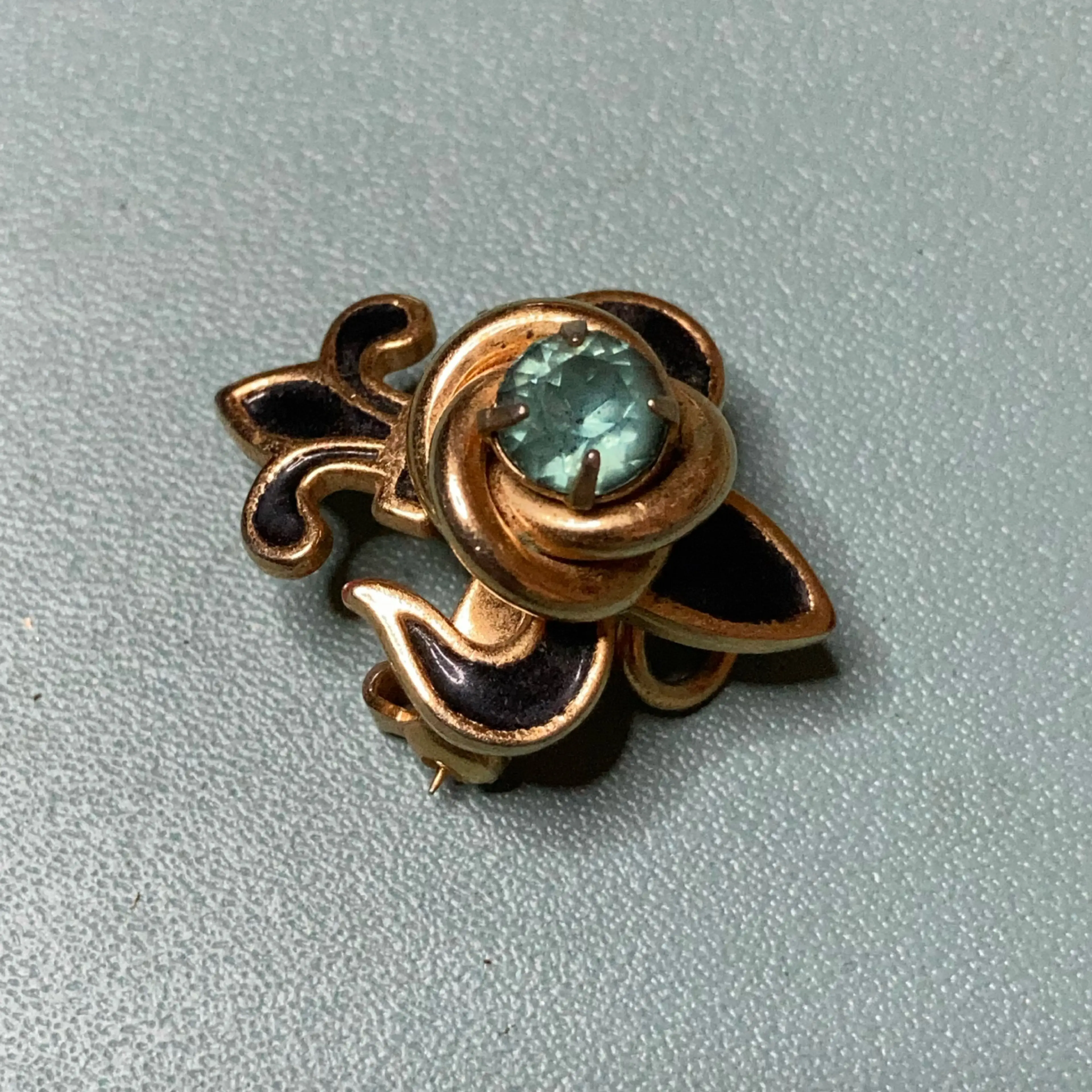 Image 4 of 6