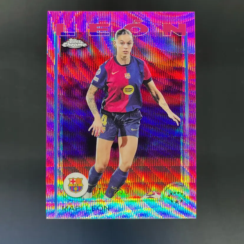 Mapi Leon 2024/25 Topps Chrome UWCL Pink Wave /250 Barcelona Soccer Card