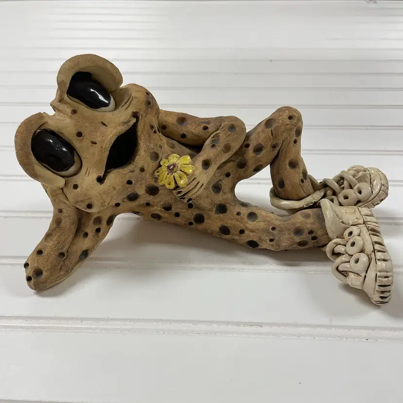 Vintage Hand-Crafted Signed Hindt Pottery Frog Toad with Flower Relaxing Statue