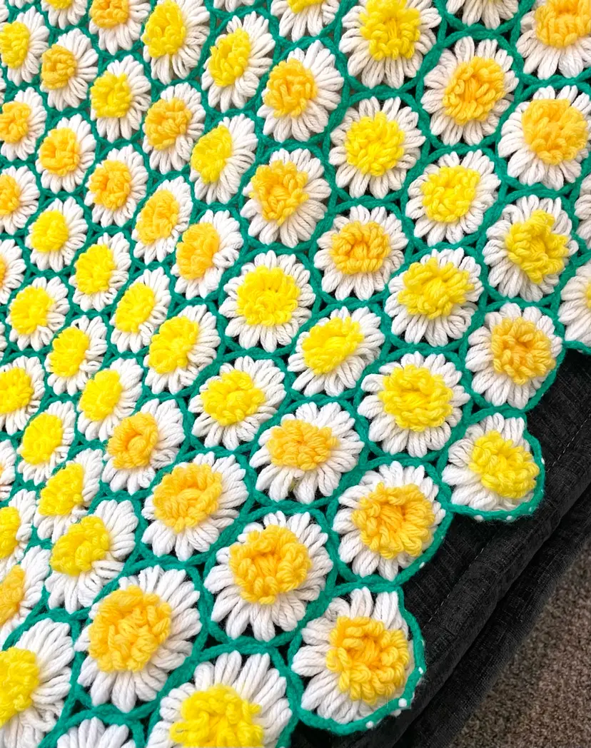 Vintage 70’s MCM Retro Flower Power Daisy Crocheted Afghan