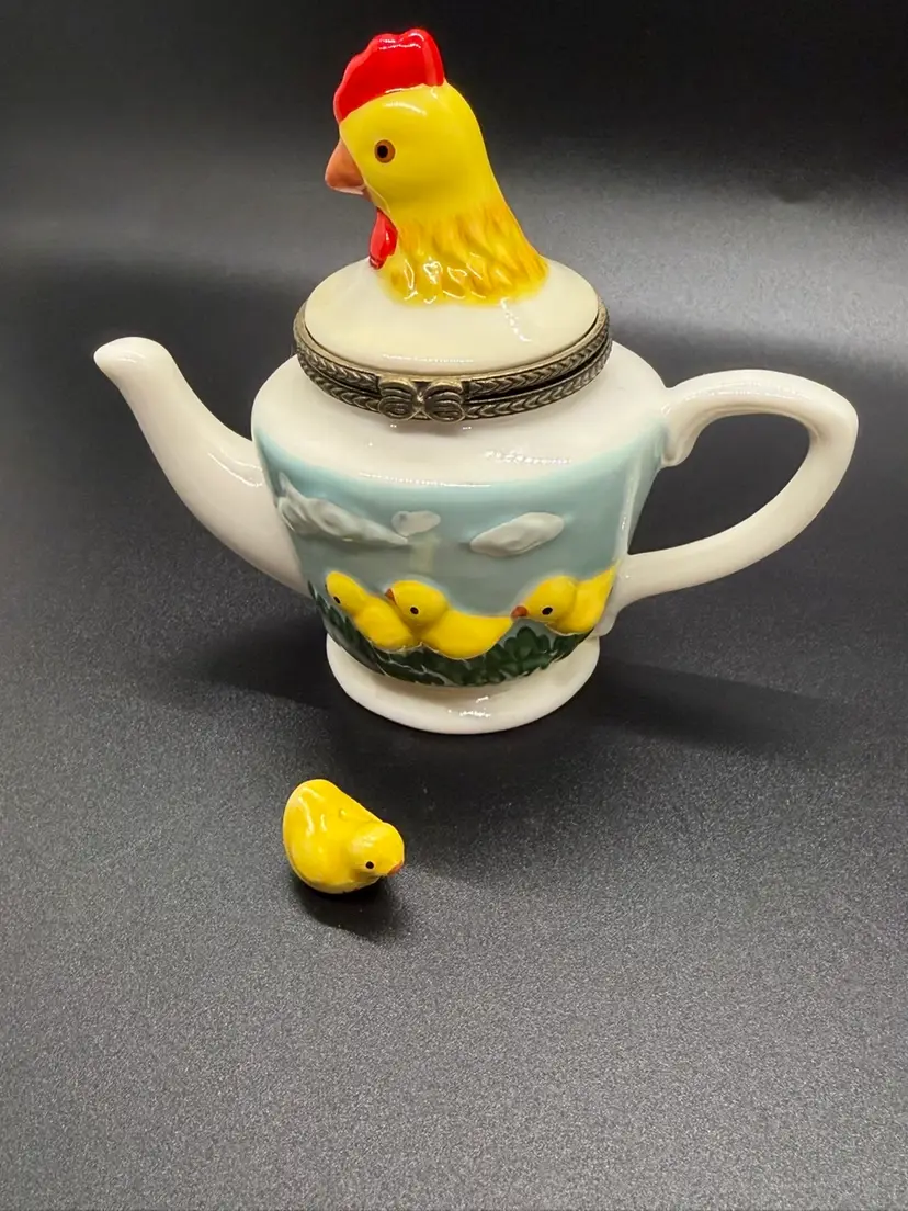 Rare Chicken And Chick Ceramic Hinged Teapot Trinket Box With Chick Trinket