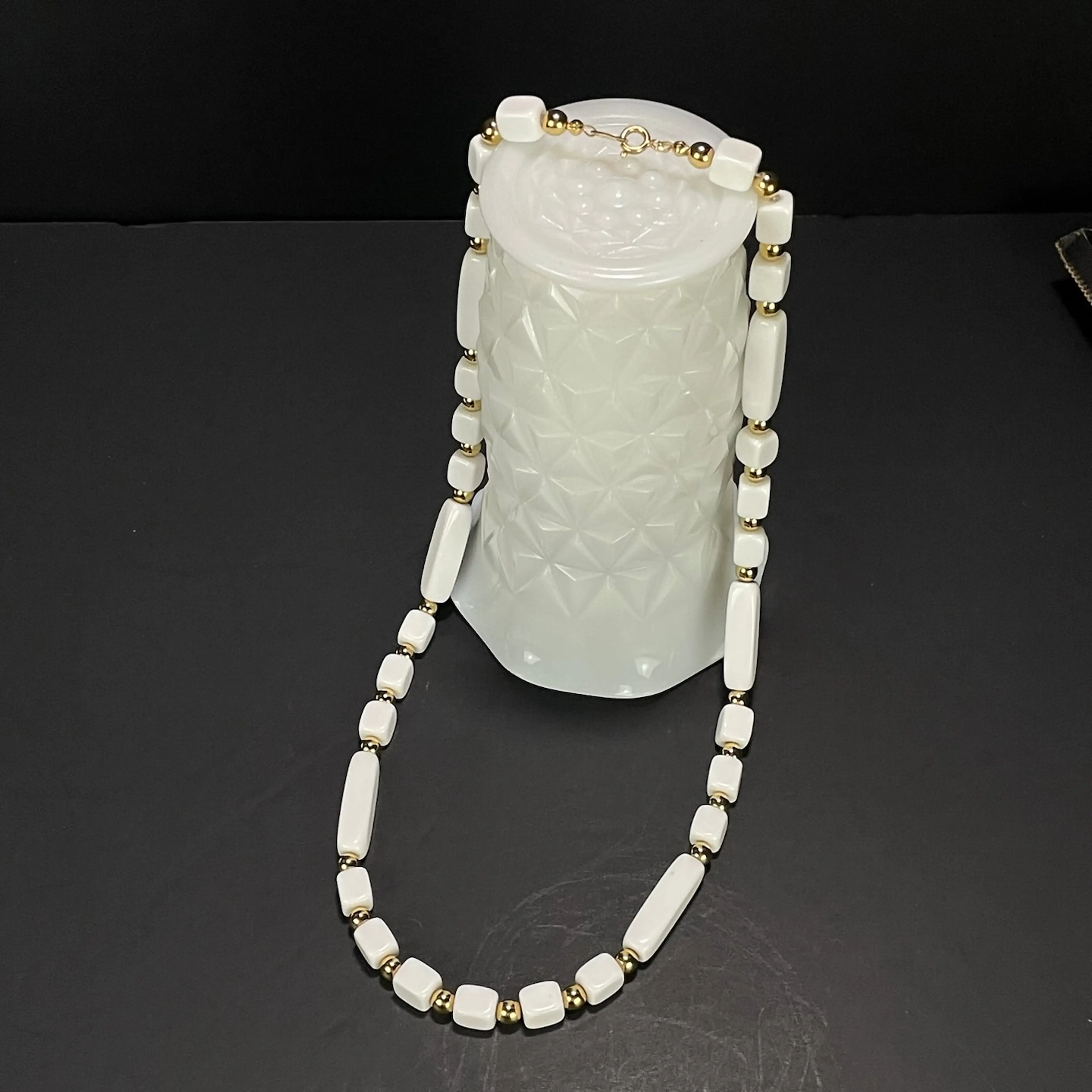 Image 2 of 6