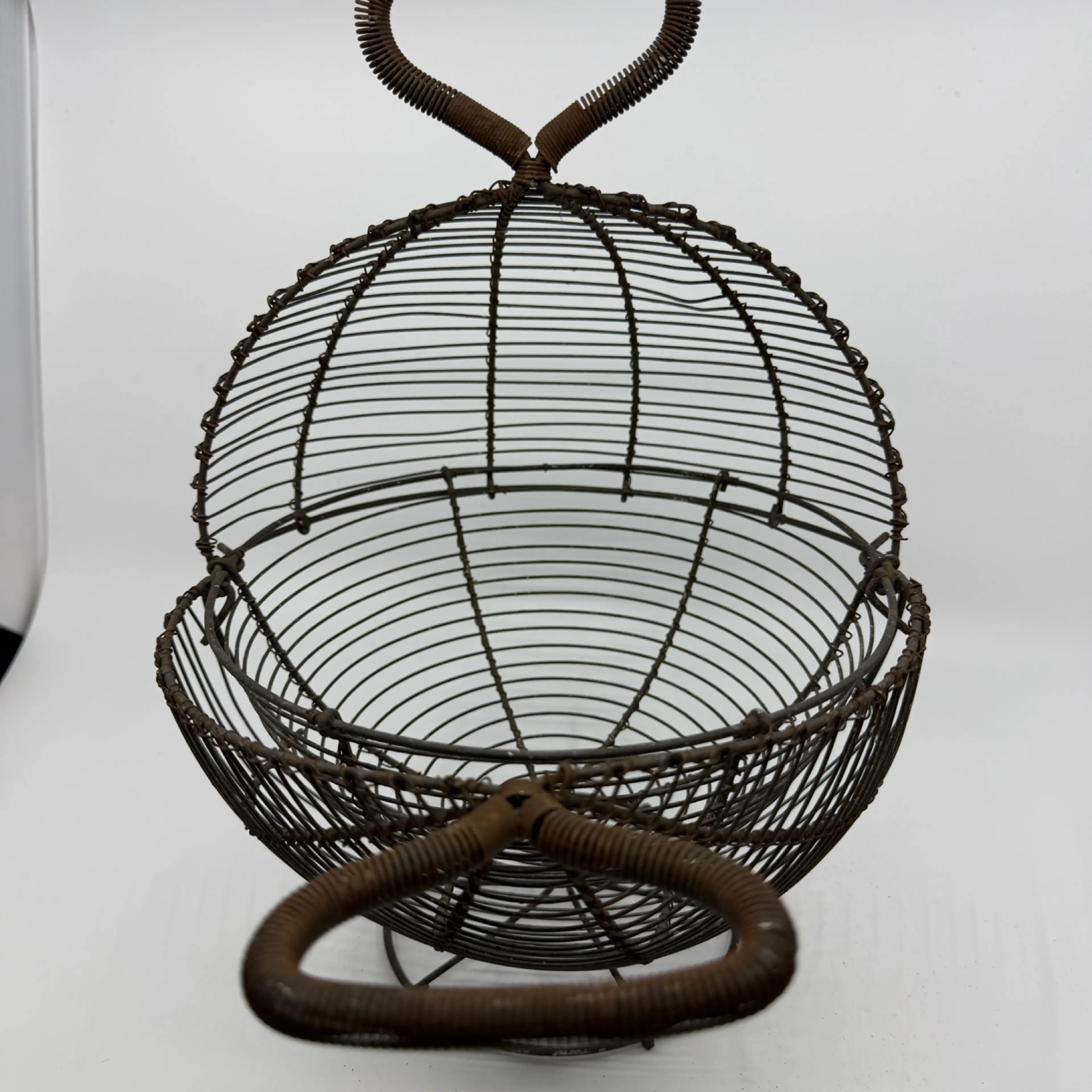 Image 2 of 8
