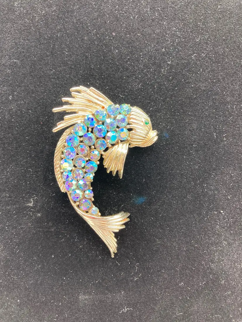 Vintage Coro Blue AB Rhinestone Pave Silver Tone Fish Brooch *