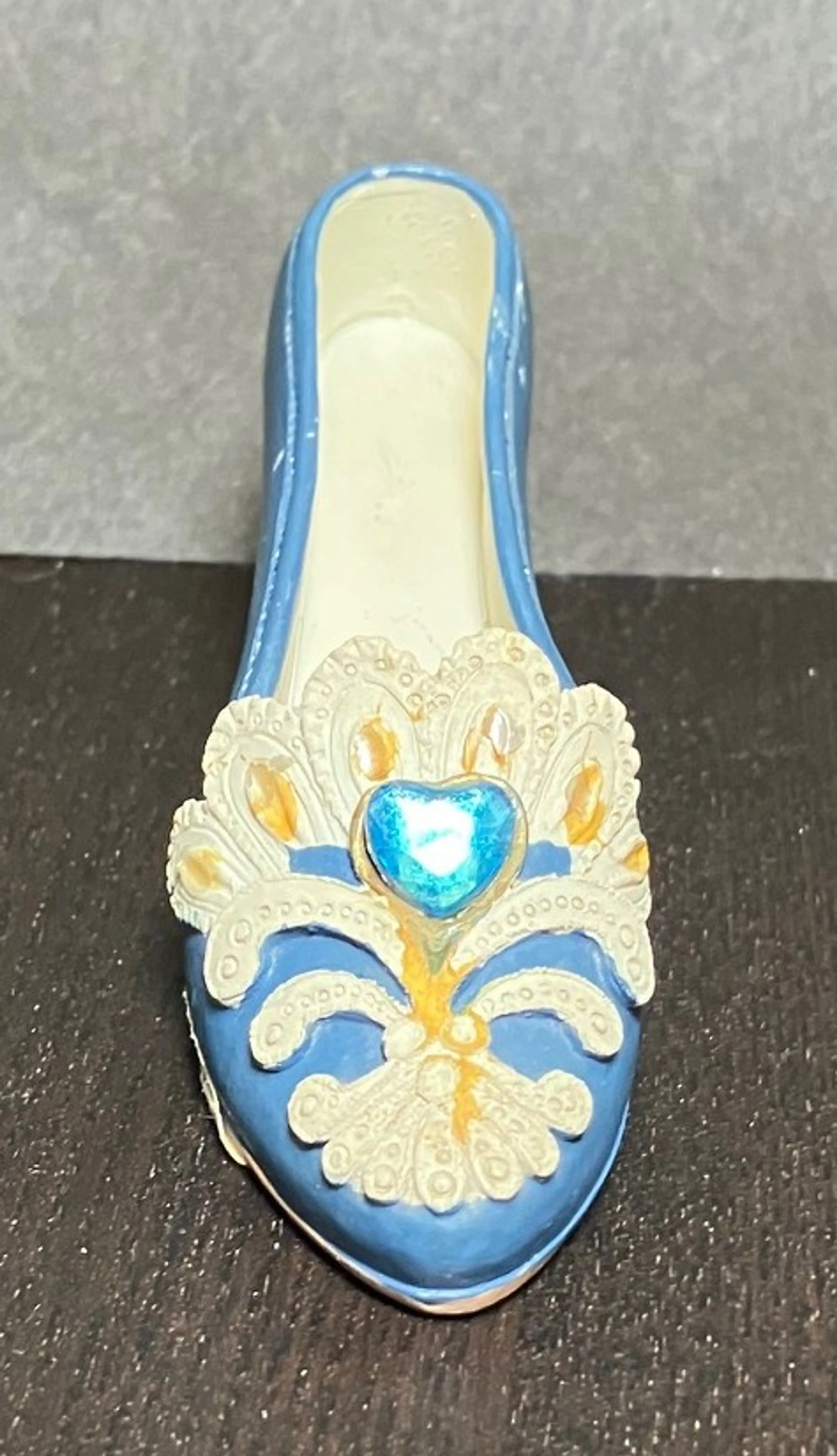 Image 2 of 6