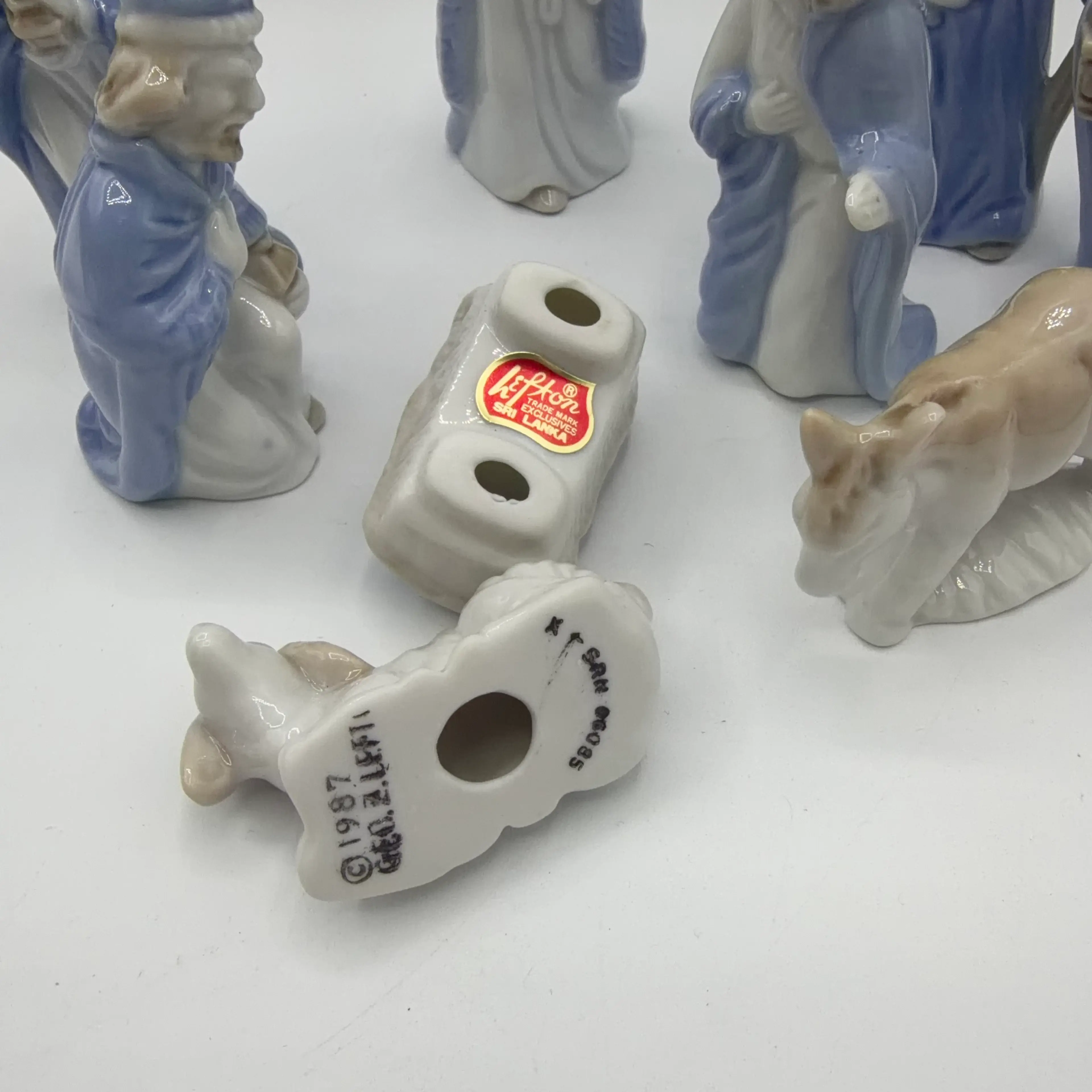 Image 2 of 8