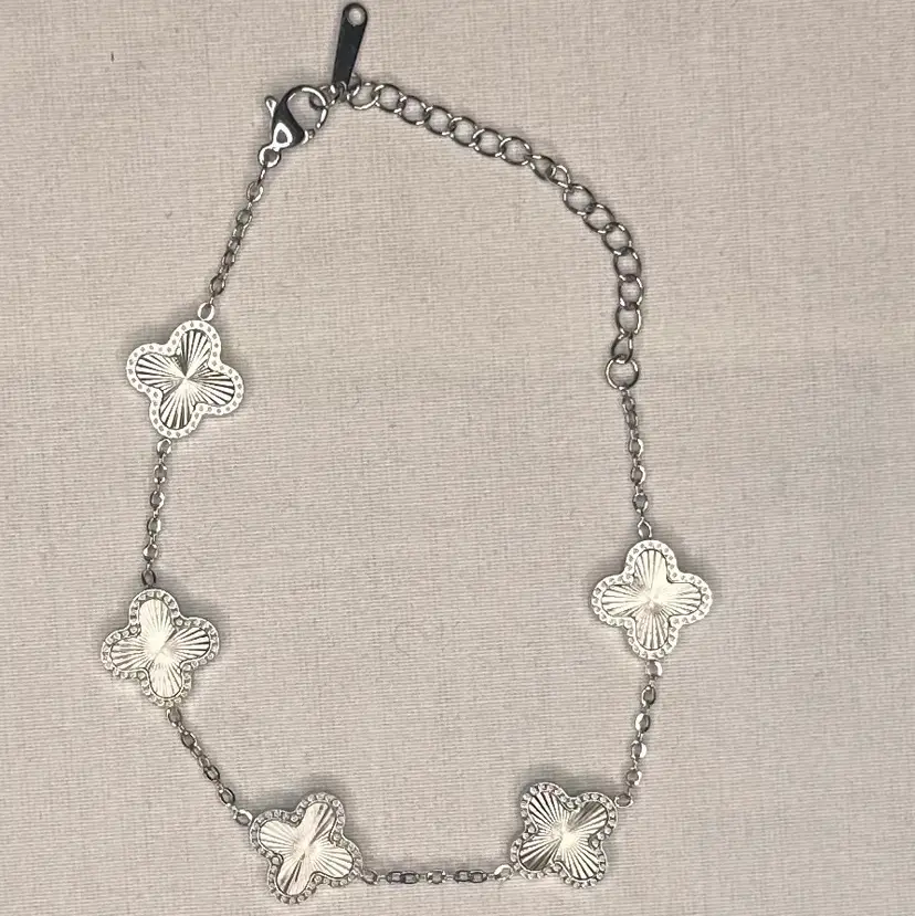 Silver Clover Station Bracelet | Adjustable | Classic Minimalist Jewelry