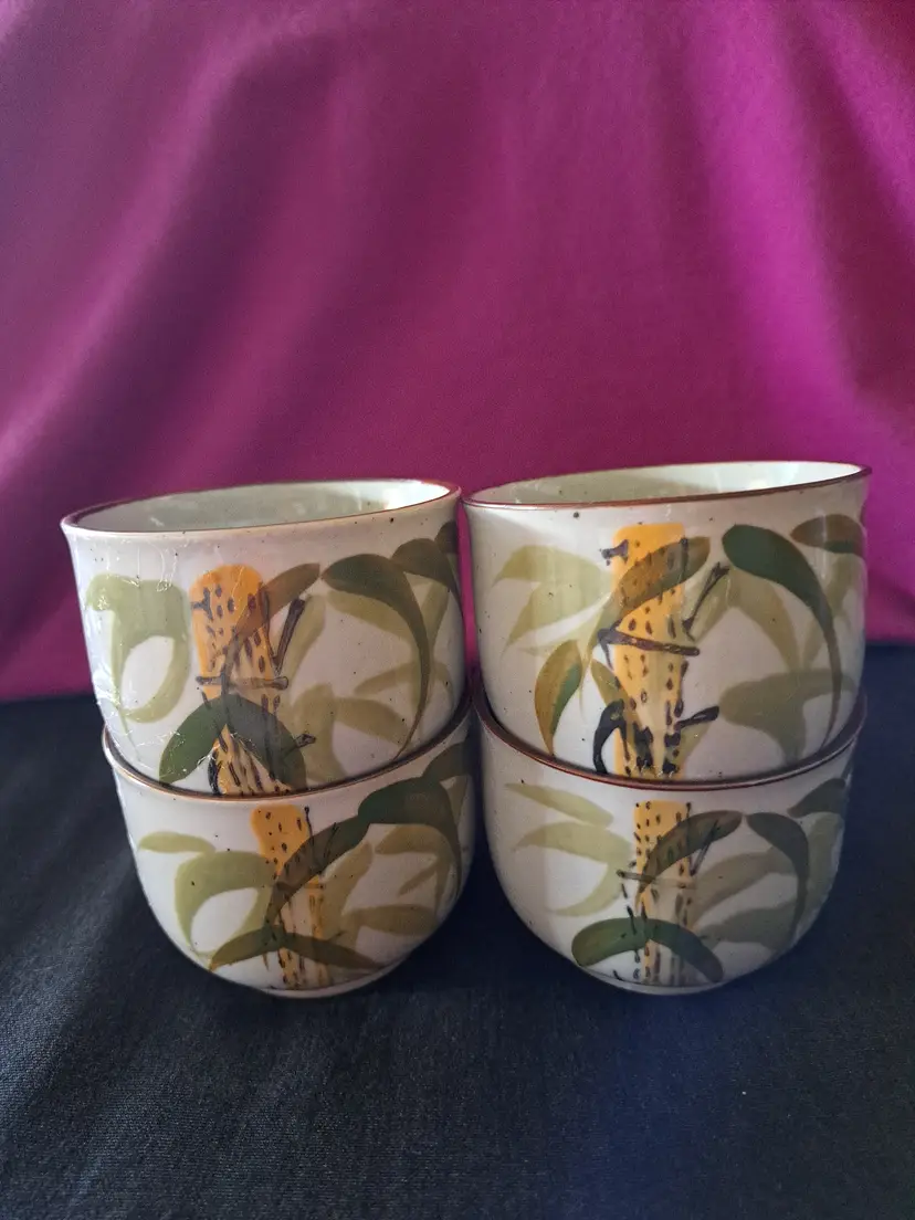 1970s Japanese hand-painted handleless ceramic teacups