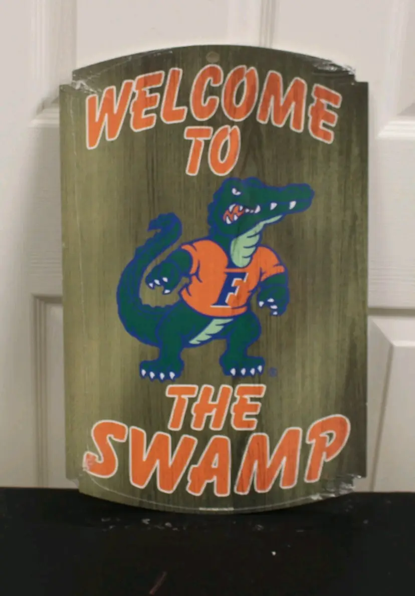 University of Florida Gators " Welcome to the Swamp" Wood Sign