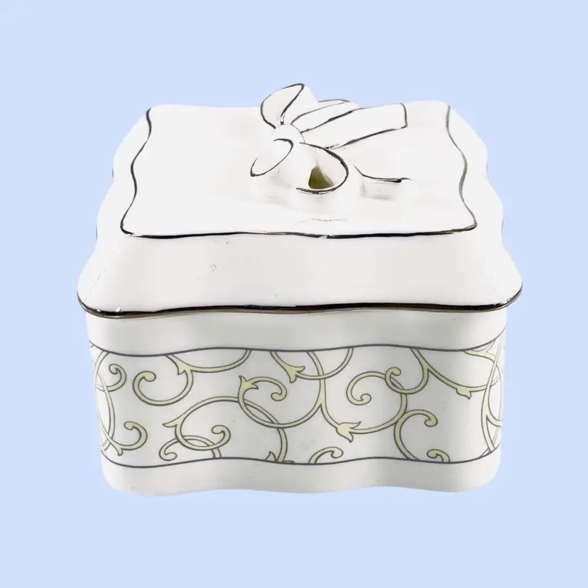 #510- Wedgwood Trinket BoxCelestial Platinum PatternBone China Platinum Tone TrimApplied 3-D Bow on Lid Decorative Scroll Pattern On Sides