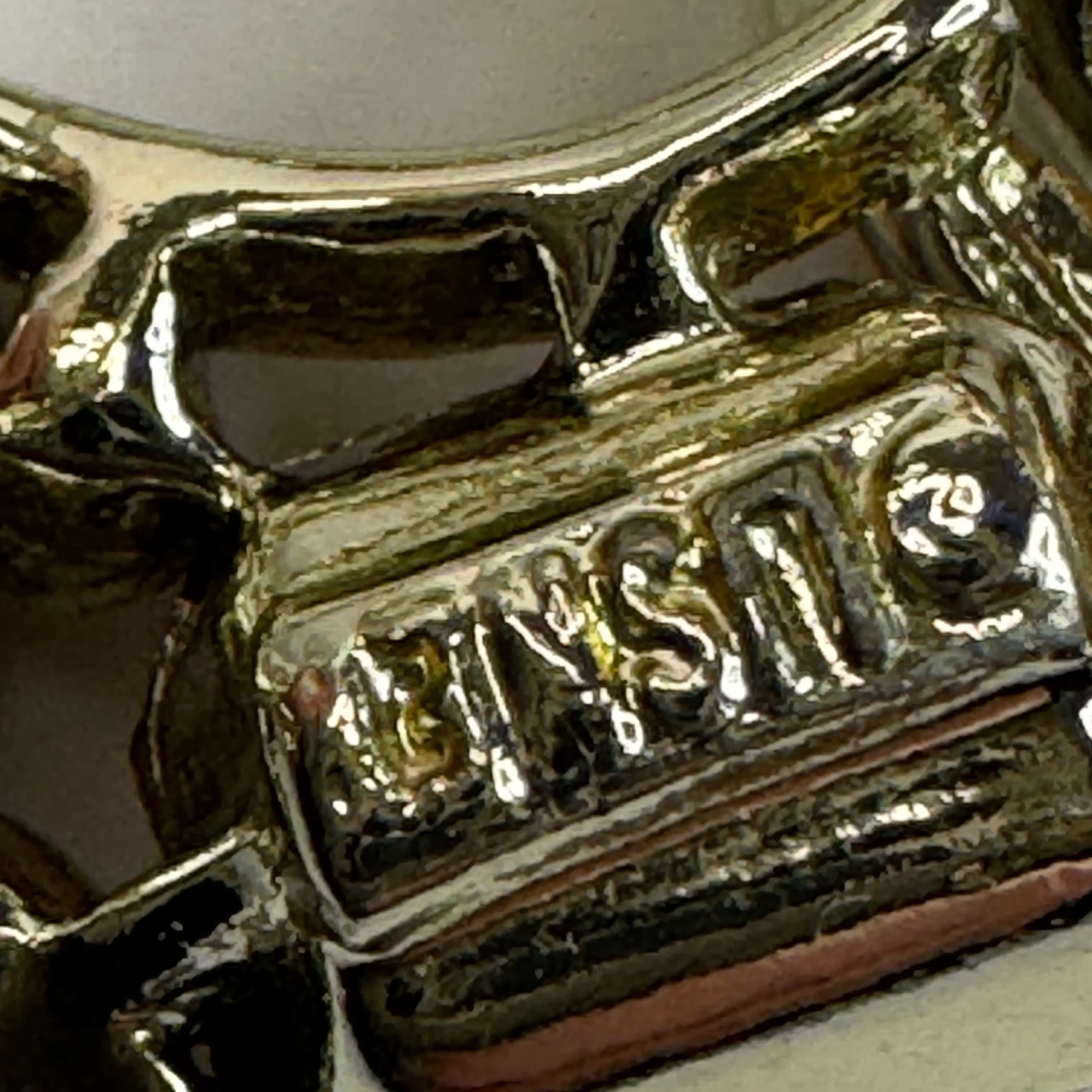 Image 4 of 6