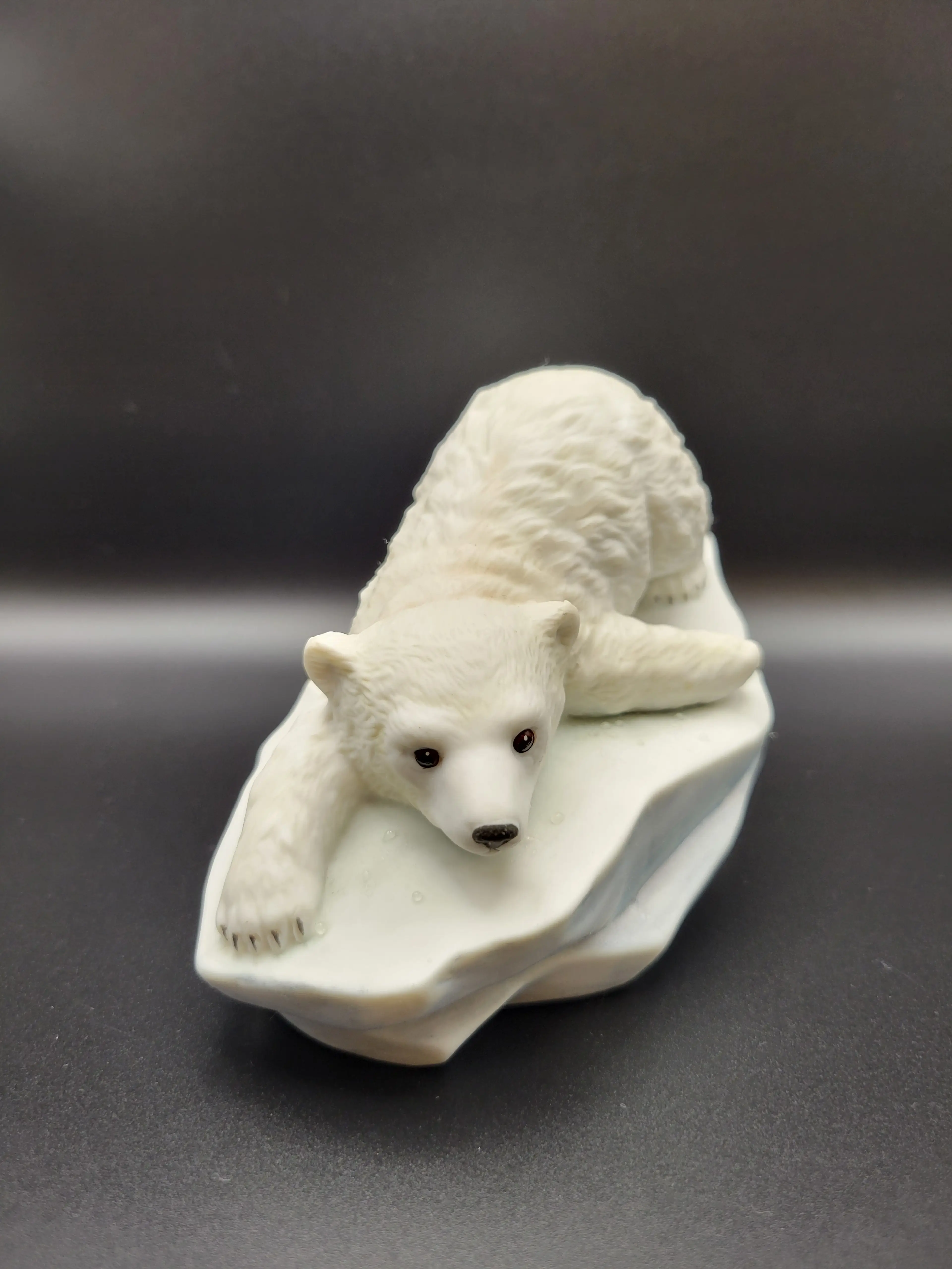 Image 4 of 8