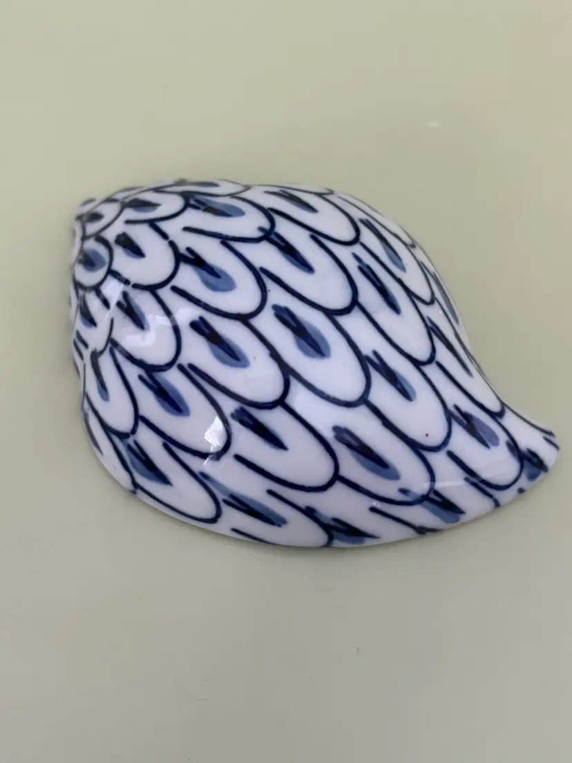 Vintage 1980s Andrea by Sadek Nantucket Blue & White Fishnet Porcelain Shell.
