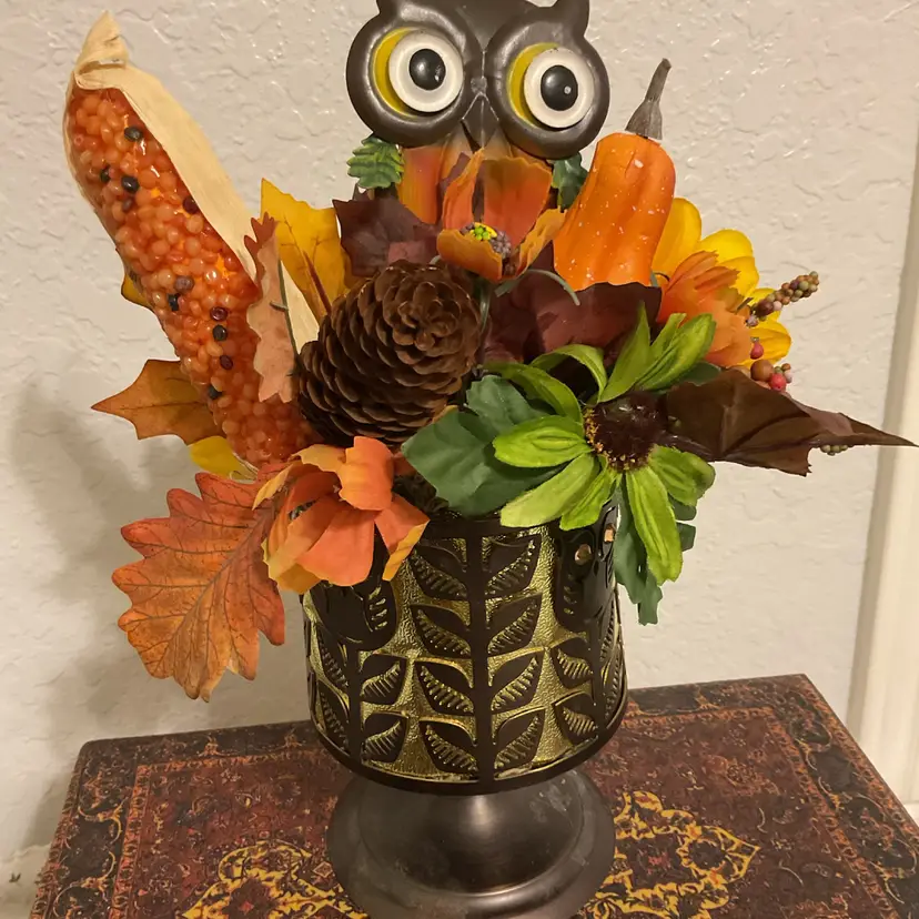 🚶🏻‍♀️🪾Fall/Owl Tabletop Arrangement In Metal Vase