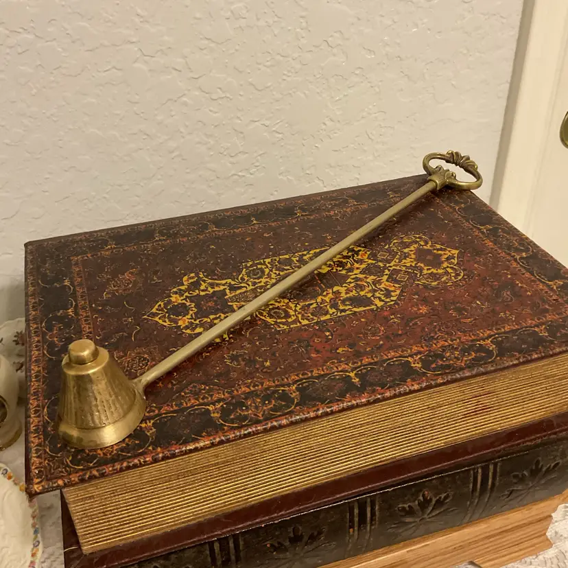 🍁 Brass Candle Snuffer