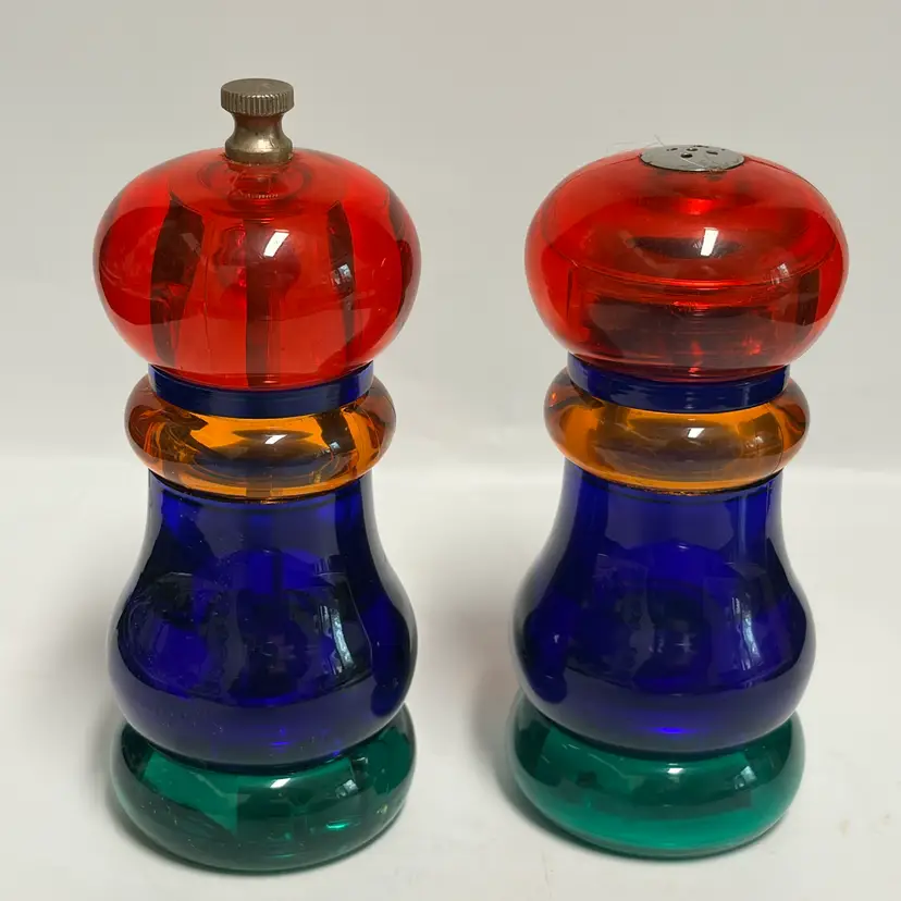 Olde Thompson- “Sunset Fiesta” Lucite Salt And Pepper 6”
