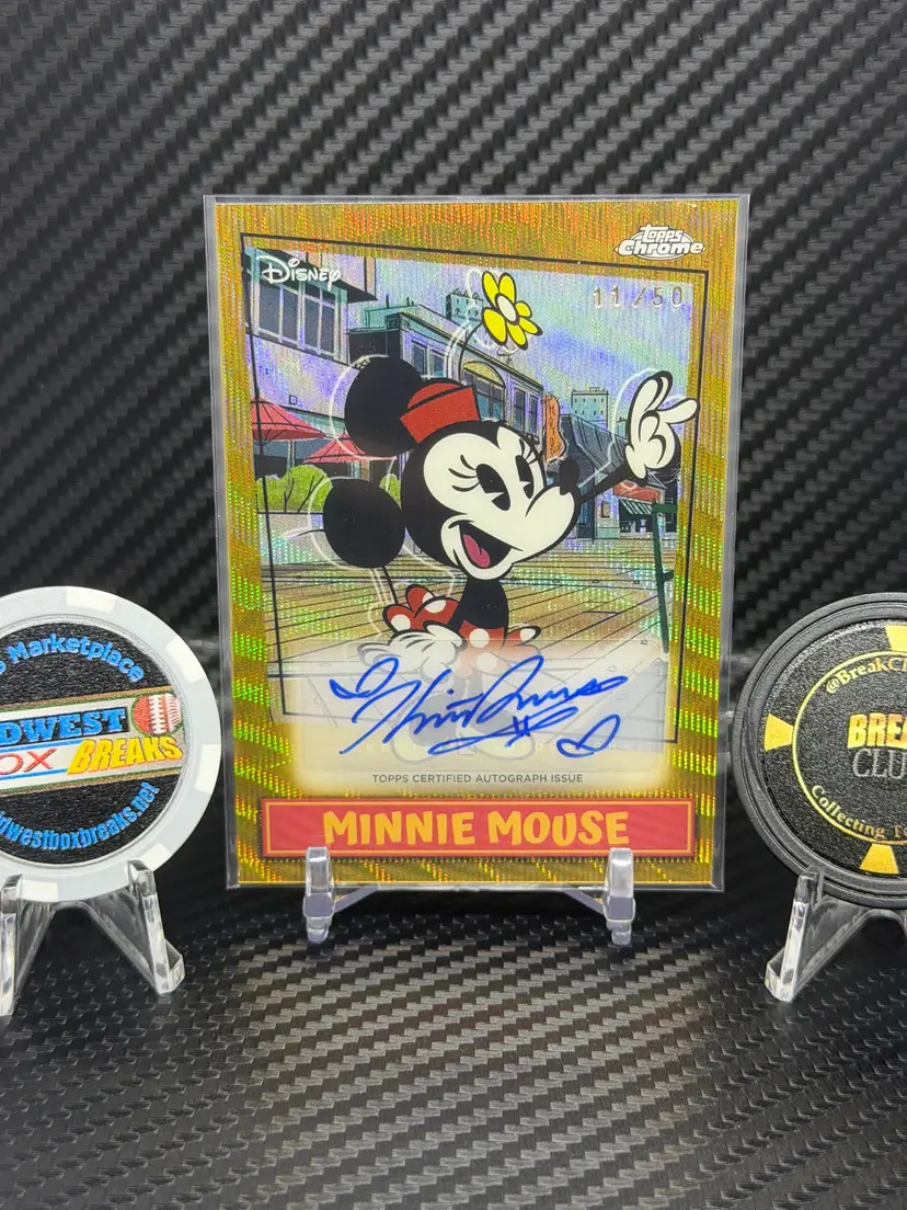 2026 Topps Disney Neon Chrome SP Minnie Mouse Gold Auto by Kaitlyn Robrock / Midwestboxbreaks.net