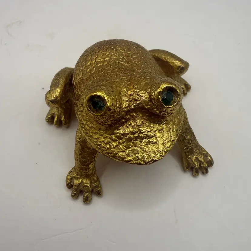 Brass Green Stone Eyed Frog Trinket Ring Box 2”