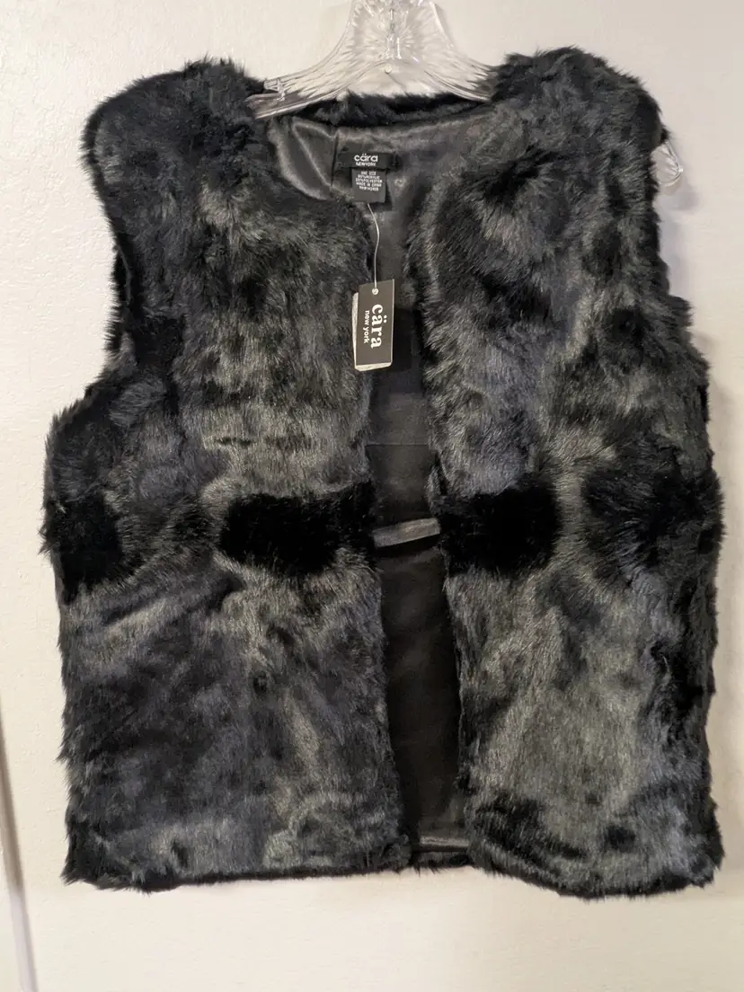 Cara New York Black Faux Fur Vest NWT