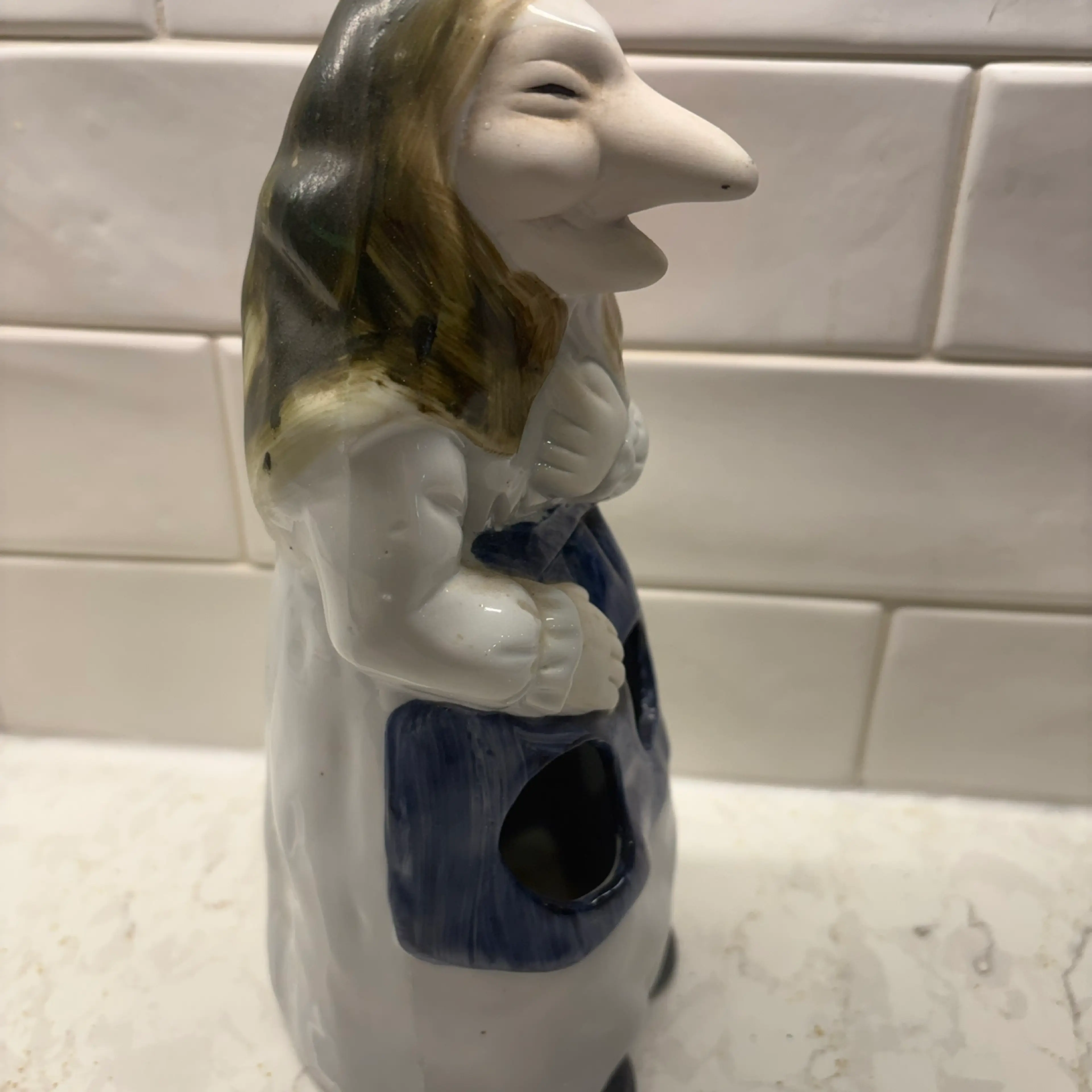 Image 2 of 8