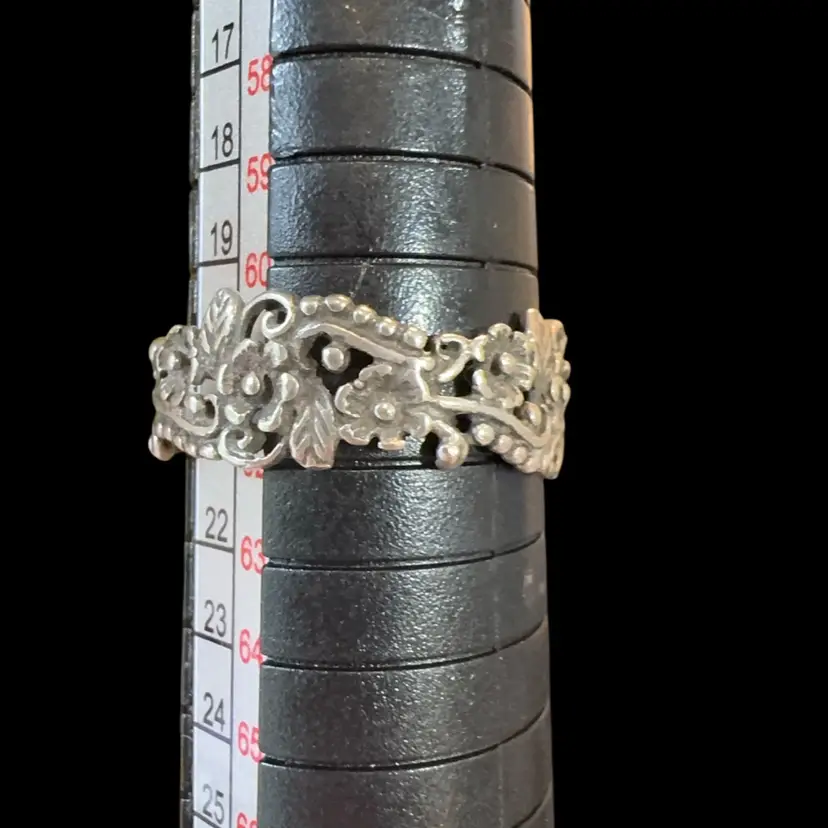 Vintage Sz 9.5 Floral Vine Ring