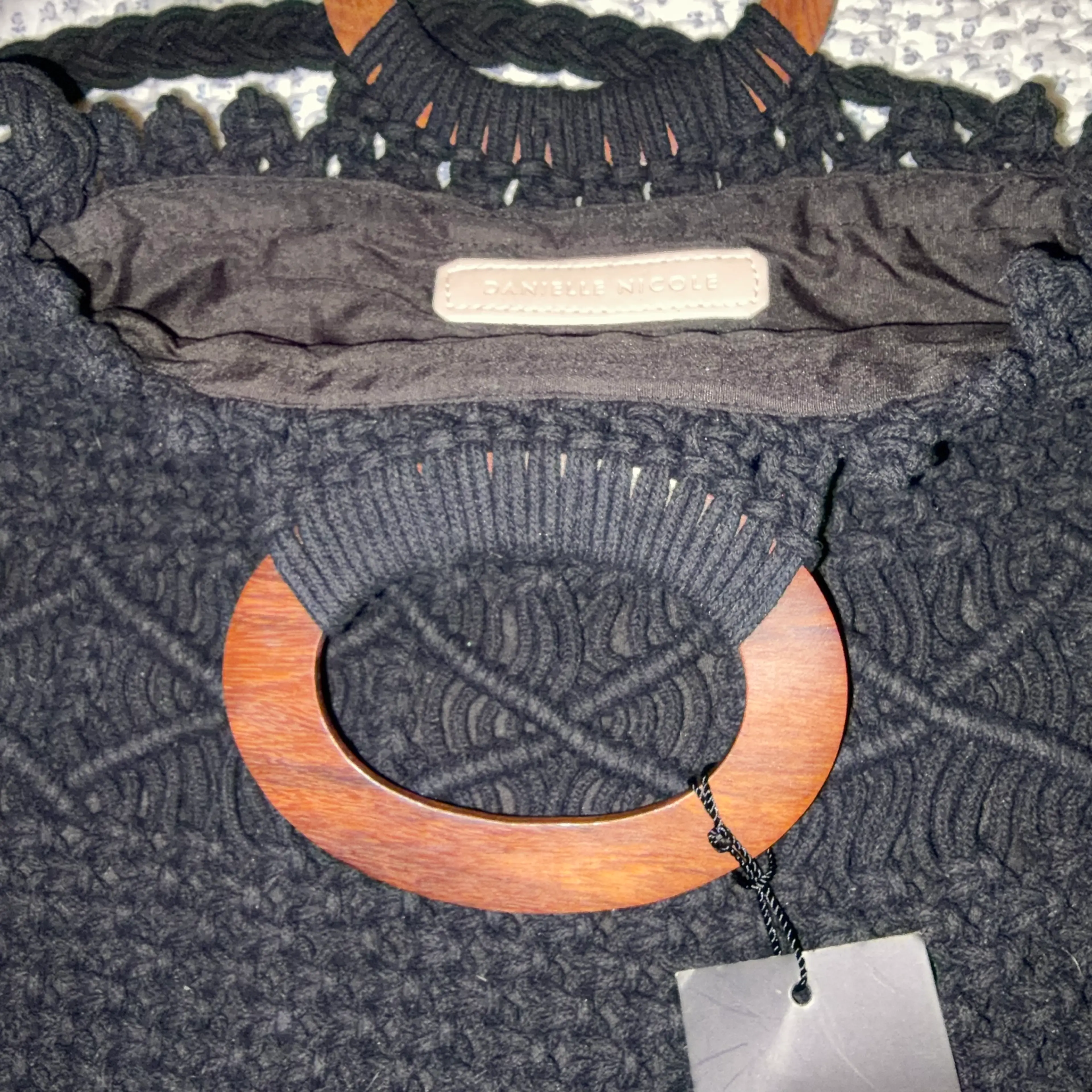 Image 2 of 7