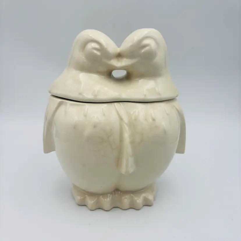 Vintage 1940s McCoy Pottery Love Birds Kissing Penguins Cookie Jar 8.5" USA