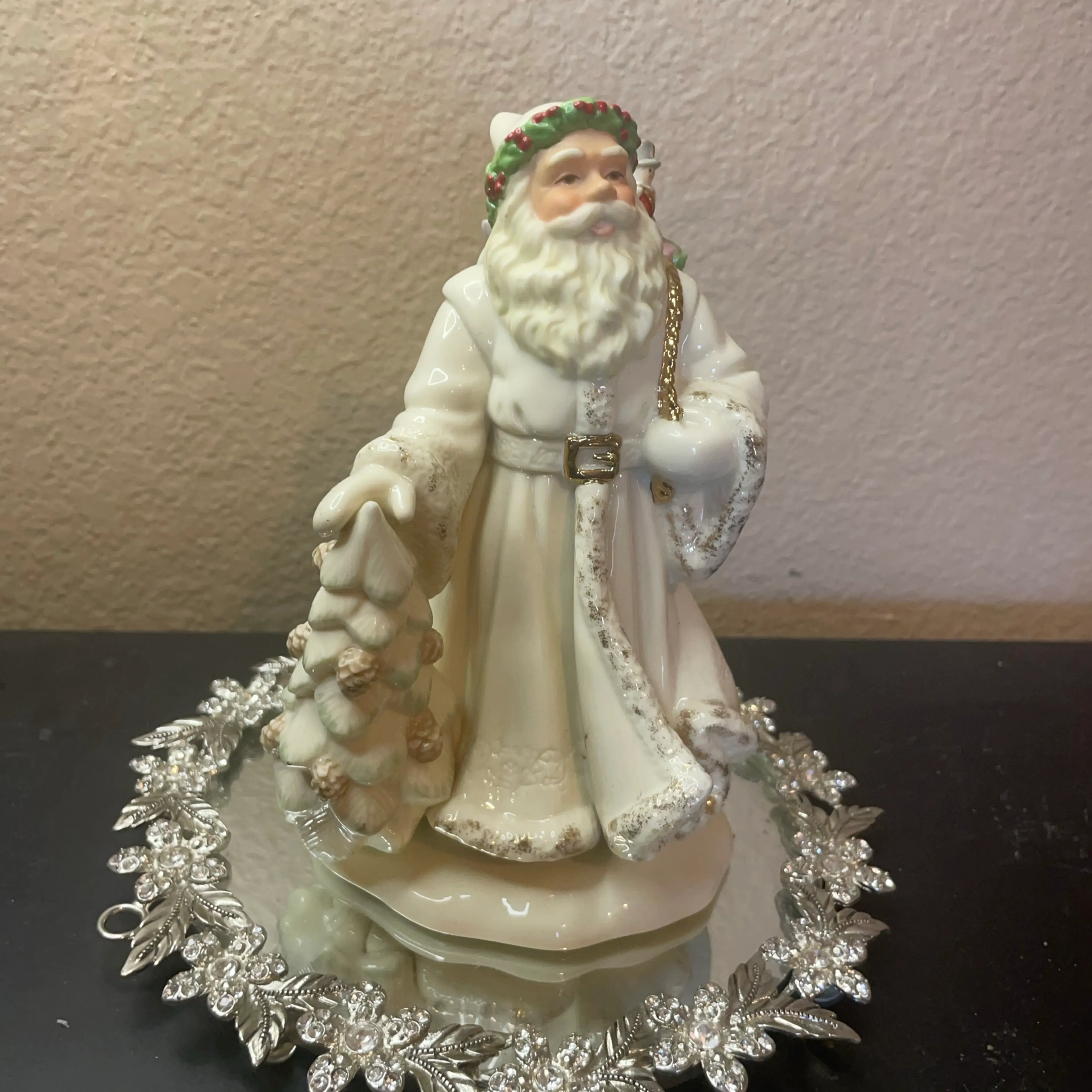 Image 2 of 7