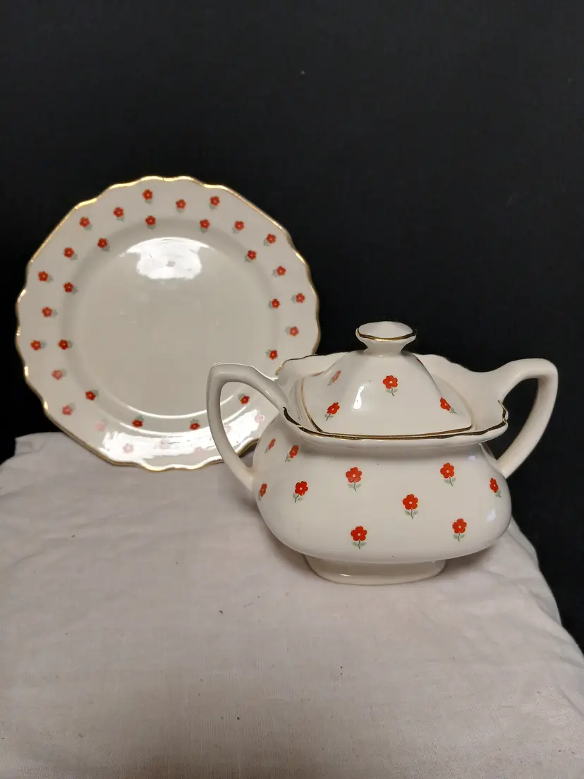 WS George Sugar Bowl and Saucer