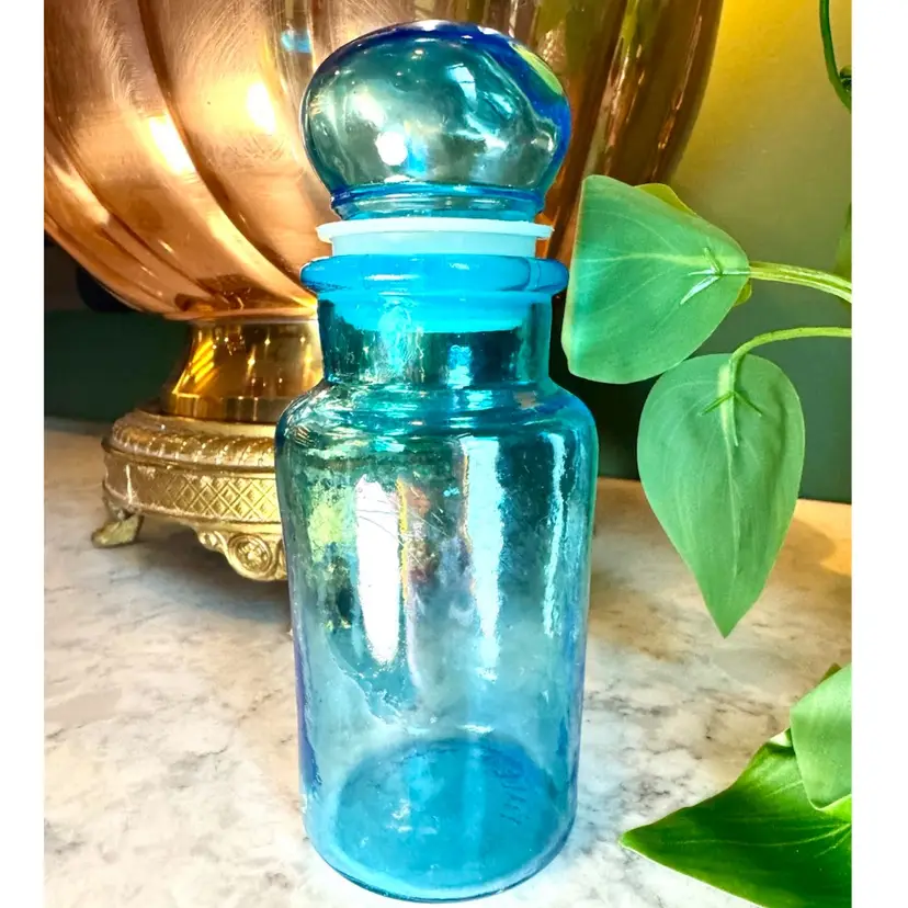 😻 Vintage Apothecary Cobalt Aqua Blue Art Glass Bottle w/ Stopper 5” made in Taiwan